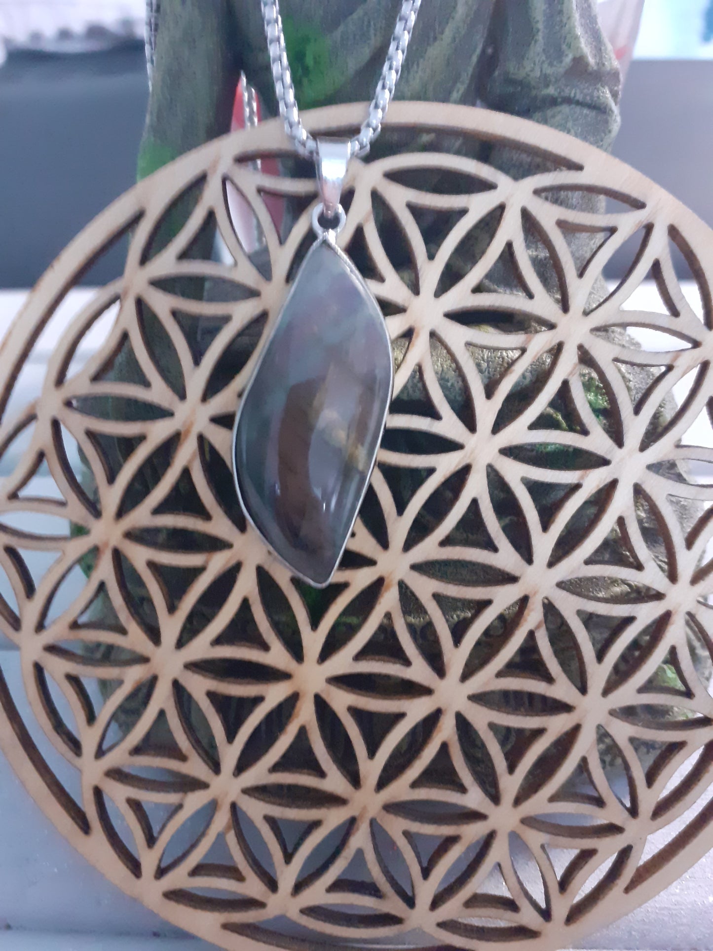 Pendentif en forme de goutte d'eau en Labradorite